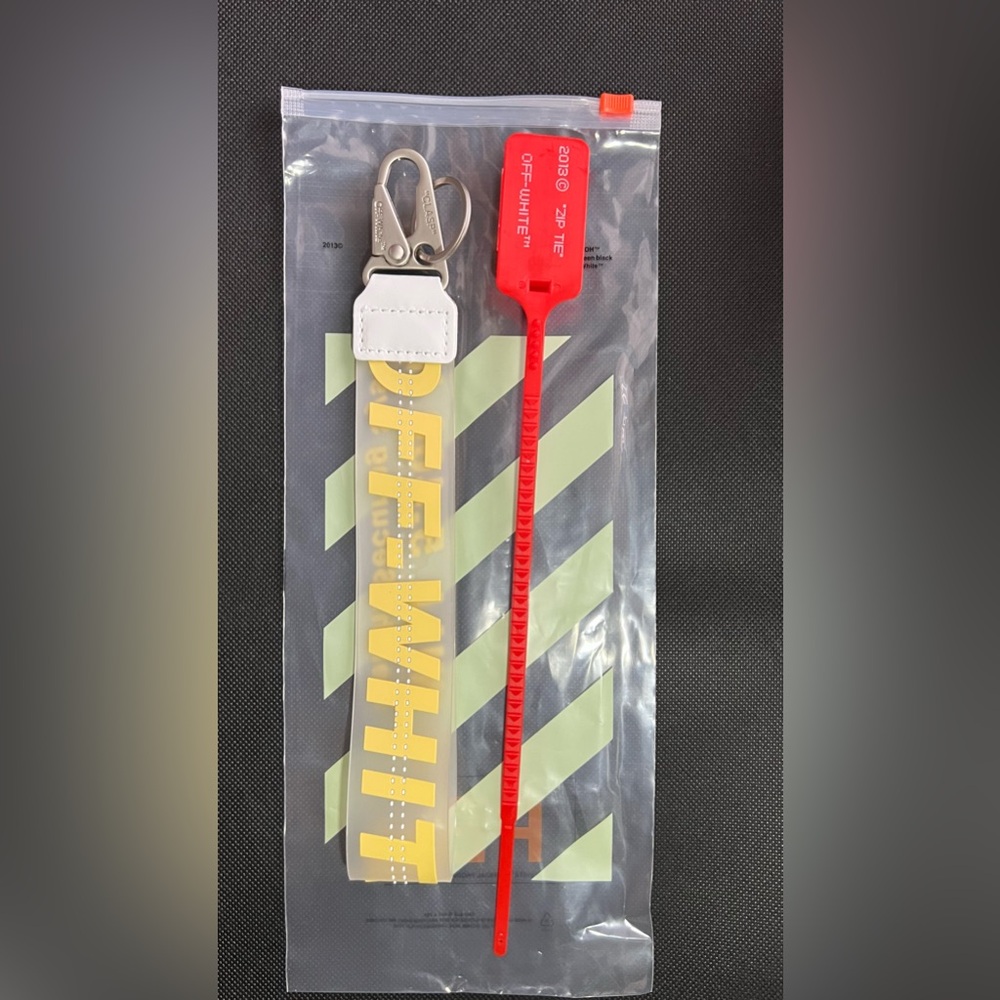 Off-white Lanyard Keychain with industrial clasp (Beige)
